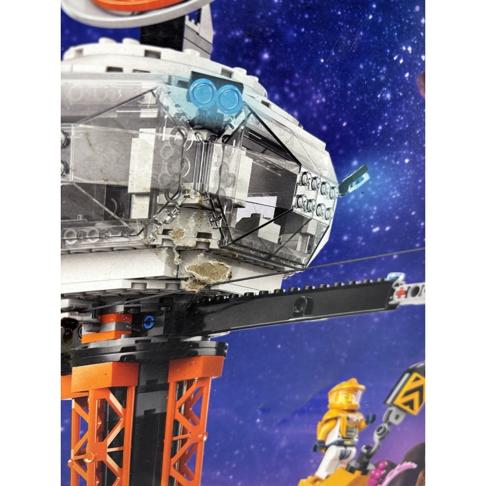 LEGO 60434 City Space Base & Launchpad Astronaut Aliens BRAND NEW - Picture 5 of 10